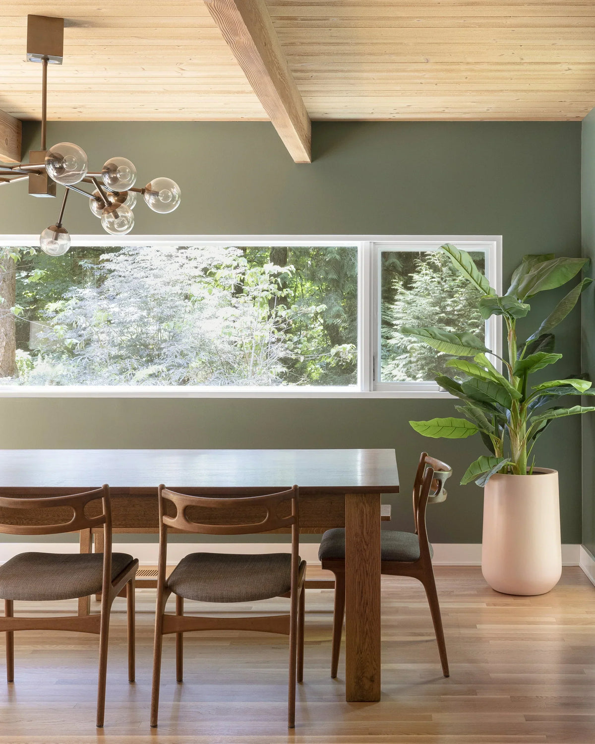 The Art of Choosing Paint Colors